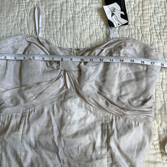 Nicole Miller HG0015 Wedding dress Metallic taffeta NWT  twist front veil 16 - Picture 9 of 16